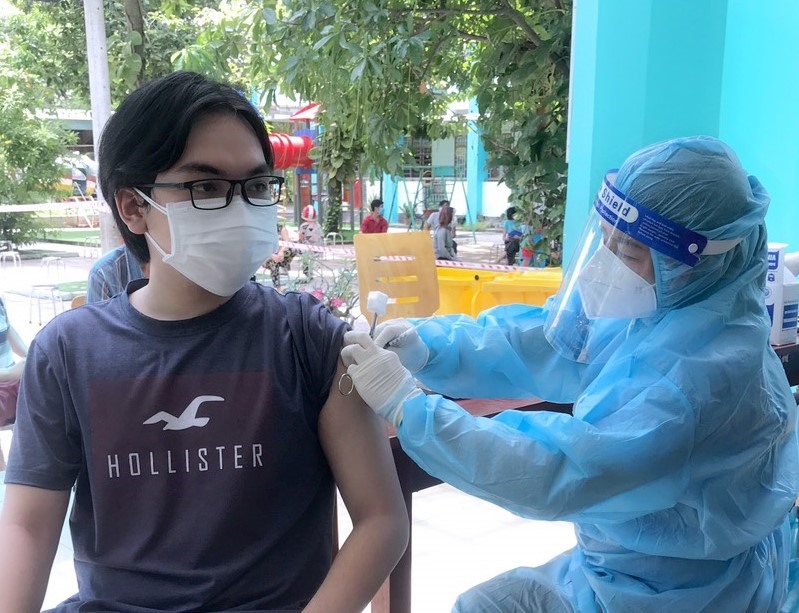 Ông Nguyễn Hồng Chương - Giám đốc Sở Y tế Bình Dương cho biết vaccine Vero Cell của Sinopharm là 1 trong 6 vaccine được Tổ chức Y tế thế giới cấp phép lưu hành và Bộ Y tế công nhận cấp phép ở Việt Nam.