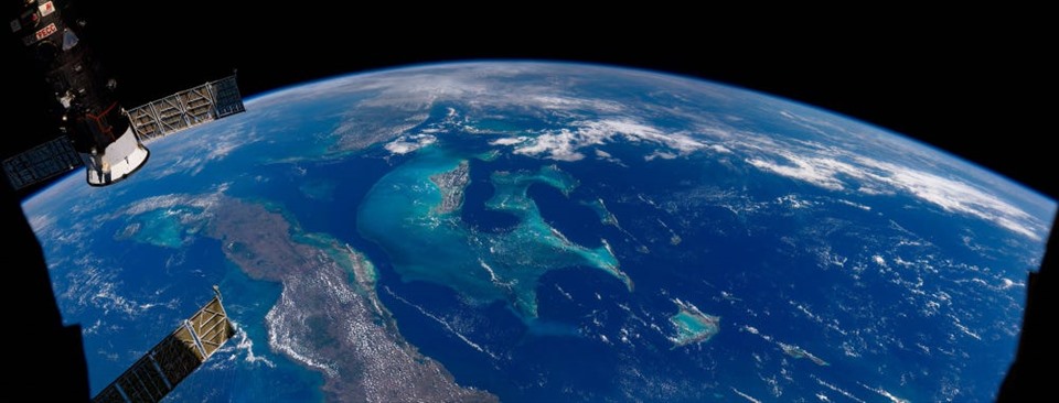 Phi hành gia trên Trạm Vũ trụ Quốc tế (ISS) ngắm khung cảnh Trái đất tuyệt đẹp mỗi ngày. Bức ảnh này chụp khung cảnh Cuba, Bahamas và miền nam Florida, Mỹ, từ ISS ngày 2.5.2021. Ảnh: NASA