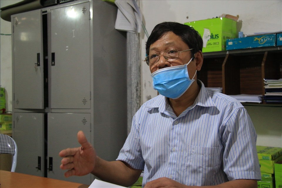 Ông Nguyễn Văn Tư trao đổi với PV Báo Lao Động.
