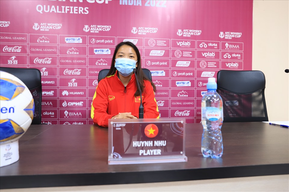 Đội trưởng Huỳnh Như mong muốn sẽ có chiến thắng trong 2 trận đấu để đi tiếp tại bảng B vòng loại Asian Cup 2022. Ảnh: Thu Trang