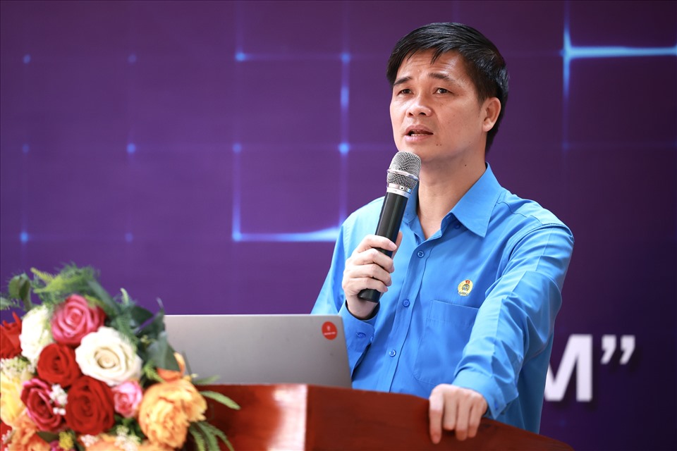 Ông Ngọ Duy Hiểu, Phó Chủ tịch Tổng Liên đoàn Lao động Việt Nam phát biểu tại buổi lễ. Ảnh: Hải Nguyễn