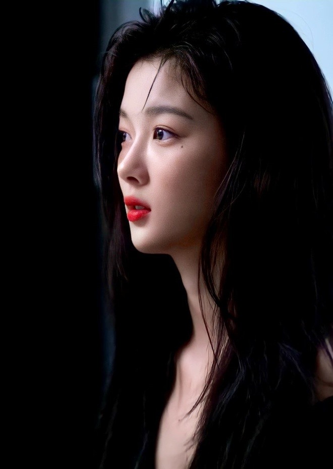Năm 2016, vai nữ chính trong phim “Mây họa ánh trăng” mang đến bước ngoặt trong sự nghiệp của Kim Yoo Jung.