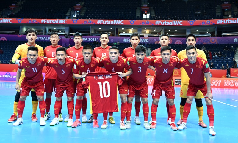 Đội tuyển futsal Việt Nam trong trận đấu với Nga ở vòng 1/8 futsal World Cup 2021. Ảnh: VFF