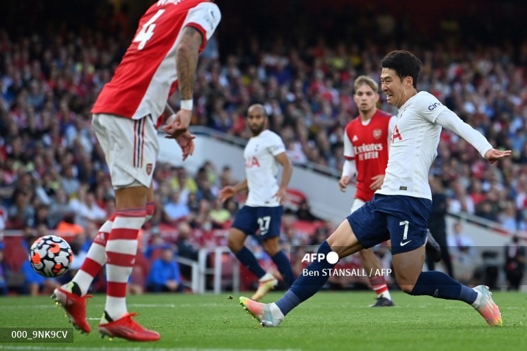 Son Heung-min ghi bàn thắng danh dự cho Tottenham. Ảnh: AFP