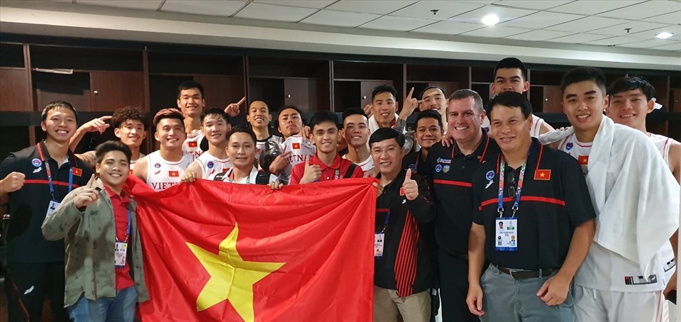 Tuyển bóng rổ Việt Nam tại SEA Games 30. Ảnh: VBA