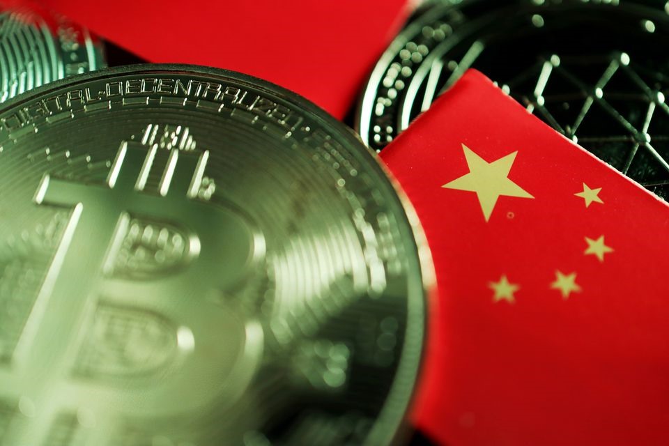 Giới đầu tư tiền điện tử tại Trung Quốc đang “nhao nhác” tìm cách để bảo vệ tài sản. Ảnh TL