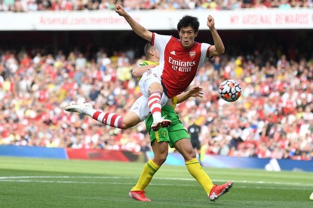 Tomiyasu hoà nhập rất nhanh với Arsenal. Ảnh: Football.London