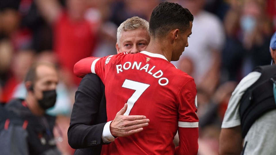 Ronaldo là áp lực vô hình cho Ole Solskjaer. Ảnh: Premier League.