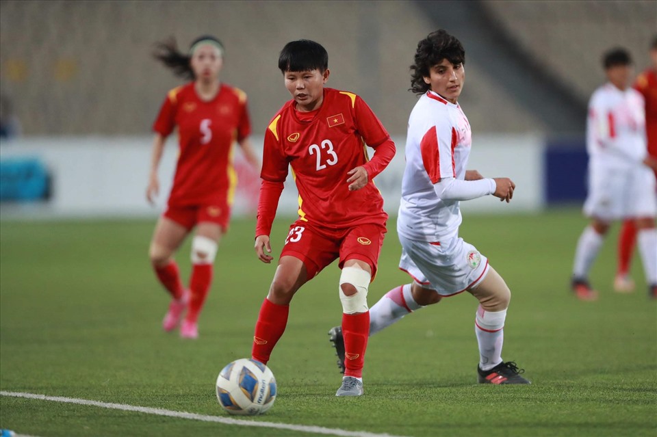 Tuyển nữ Việt Nam có chiến thắng dễ dàng 7-0 trước đối thủ Tajikistan. Ảnh: VFF