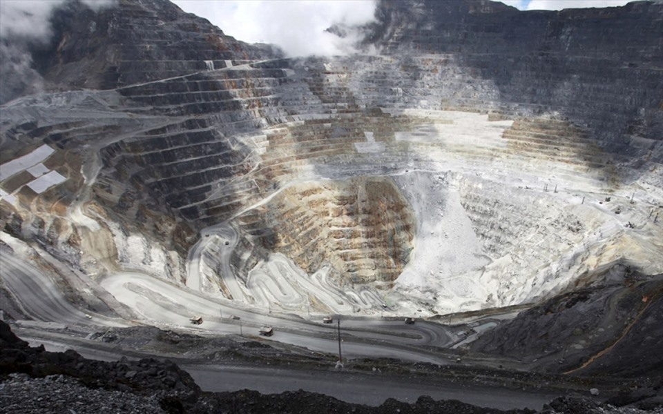 Grasberg ở Indonesia được xem là mỏ vàng lớn nhất thế giới.