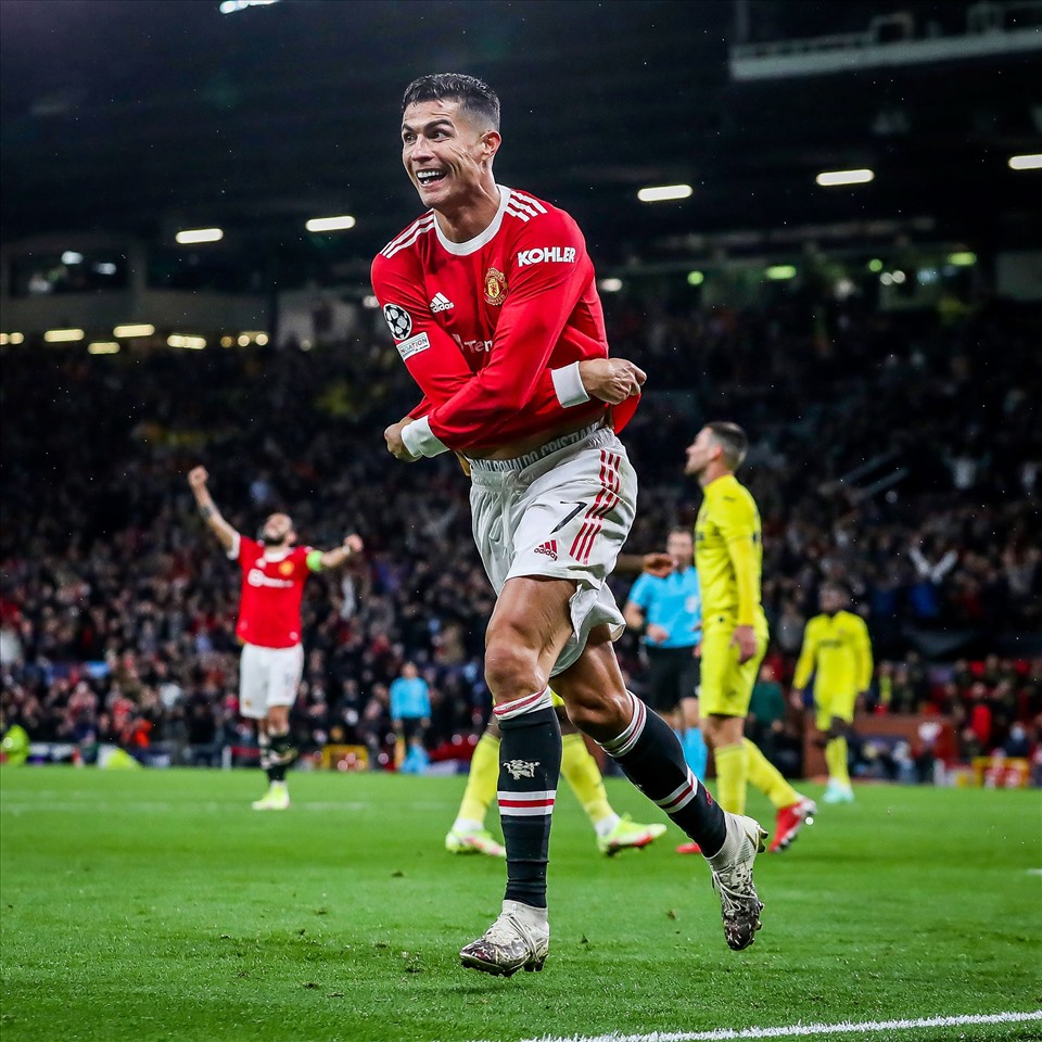 Ronaldo trở lại để cứu Manchester United