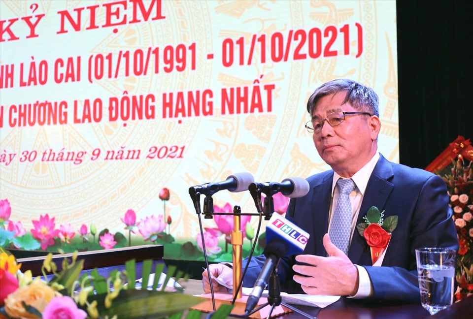 Đồng chí Bùi Quang Vinh, nguyên Ủy viên Ban Chấp hành Trung ương Đảng, nguyên Bộ trưởng Bộ Kế hoạch và Đầu tư, nguyên Bí thư Tỉnh ủy phát biểu tại Lễ kỷ niệm.