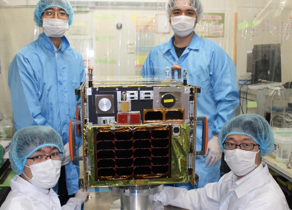 Thông qua dự án mang tính đột phá này, các kỹ sư Việt Nam không chỉ có cơ hội tiếp thu kiến thức cơ bản về công nghệ vệ tinh mà còn được trực tiếp tham gia thực hành chế tạo vệ tinh micro, tích lũy kinh nghiệm trong quy trình phát triển vệ tinh.