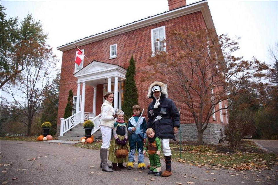 Thủ tướng Canada Justin Trudeau và gia đình ở Rideau Cottage. Ảnh: Twitter Justin Trudeau