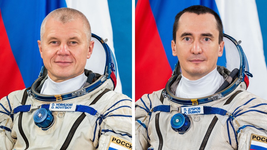 Phi hành gia Oleg Novitskiy (trái) và Pyotr Dubrovnik. Ảnh: NASA