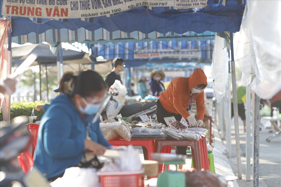 Căn cứ vào tình hình thực tế, tỉnh Khánh Hòa sẽ triển khai cho tiêm vaccine miễn phí đối với tiểu thương ở các chợ truyền thống. Ảnh: TC