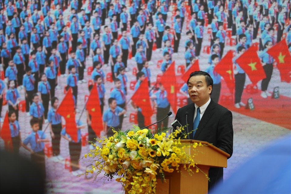 Chủ tịch Hà Nội phát biểu trong lễ khai giảng năm học mới.