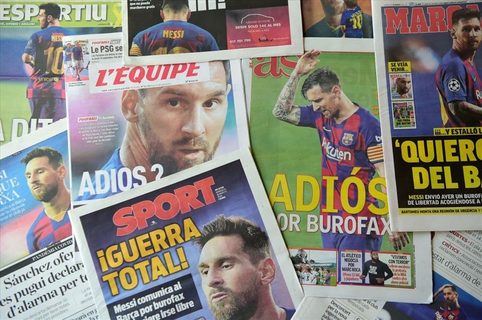 Chuyện của Messi và Barca 1 năm trước đã khiến báo giới tốn không ít giấy mực. Ảnh: Marca