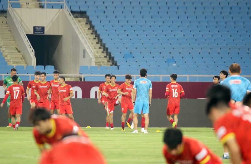 Huấn luyện viên Park Hang-seo chốt danh sách đăng ký 23 cầu thủ đội tuyển Việt Nam thi đấu trận gặp Australia. Ảnh: VFF