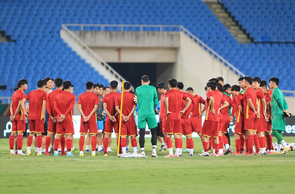 Tối 6.9, đội tuyển Việt Nam bước vào buổi tâp làm quen sân Mỹ Đình trước màn so tài với Australia tại vòng loại World Cup 2022 khu vực Châu Á.