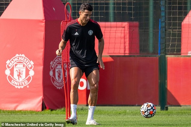 Ronaldo hăng say tập luyện