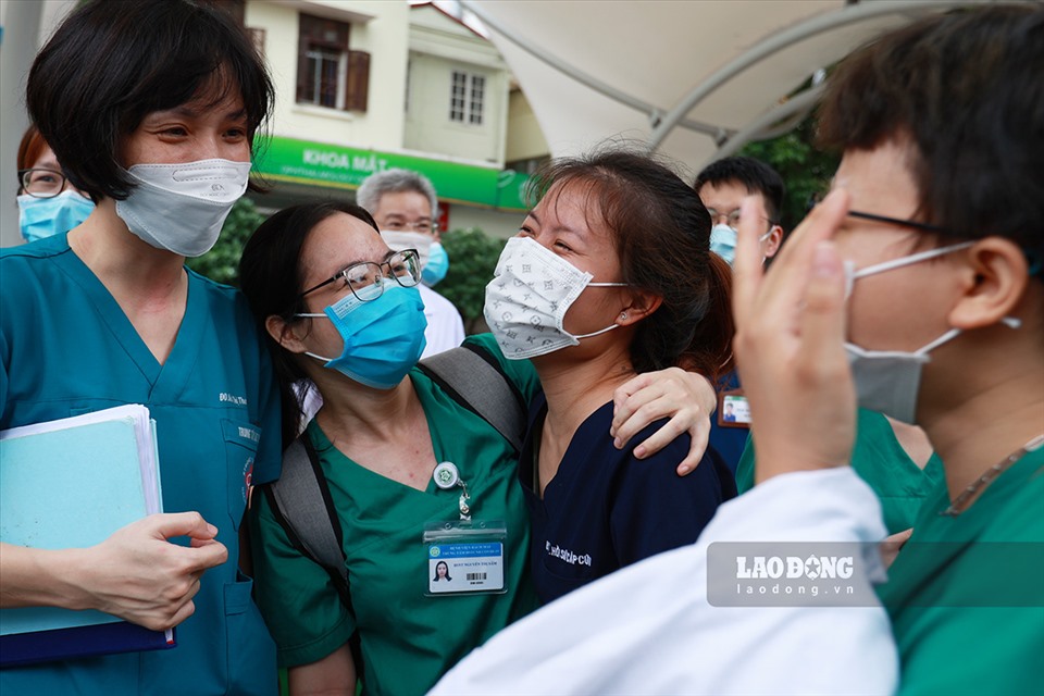 “Và chúng tôi hy vọng rằng, đây là đợt cuối cùng của các đoàn y, bác sĩ vào các địa phương hỗ trợ chống dịch” - bác sĩ Hiếu nói thêm.  Ảnh: Hải Nguyễn