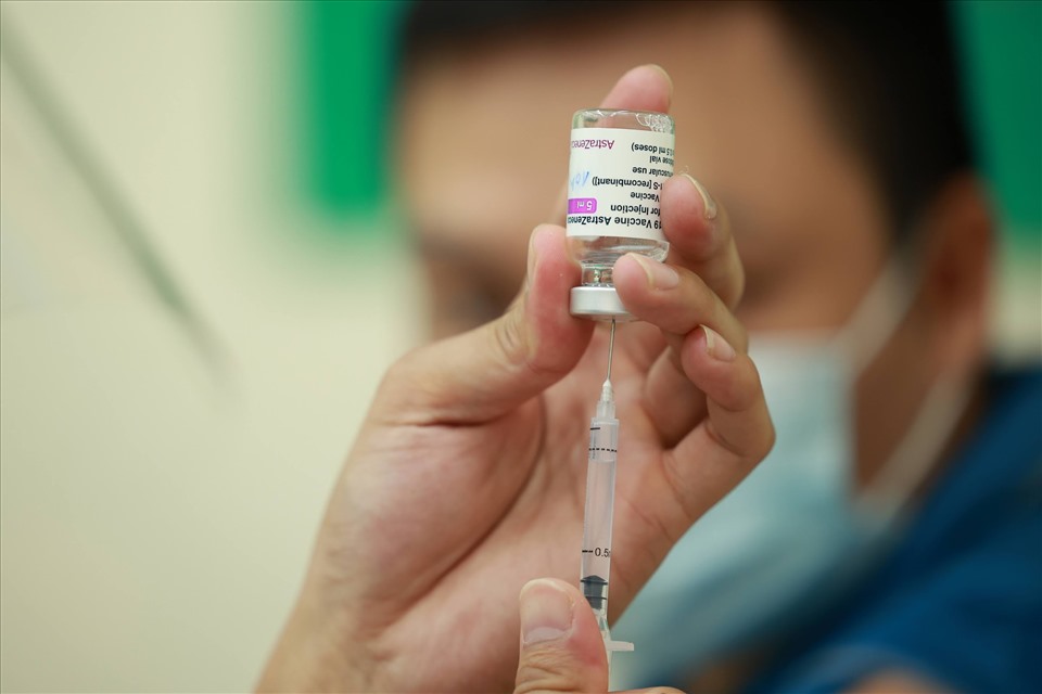 Hà Nội tăng tốc tiêm vaccine COVID-19. Ảnh: Hải Nguyễn