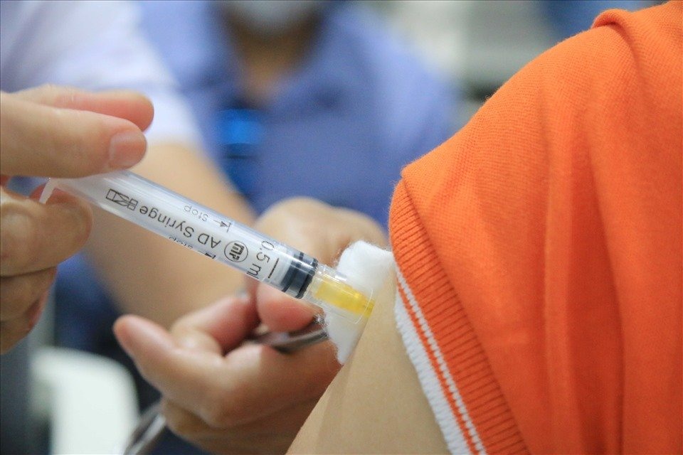 Sở GDĐT TPHCM đề xuất tiêm đủ 2 mũi vaccine cho giáo viên.