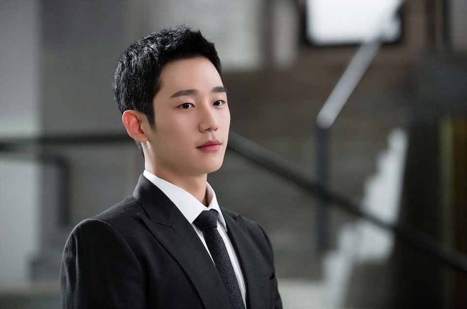 Trong chương trình “House on Wheels” 3, nam diễn viên Jung Hae In đã chia sẻ những khó khăn mà mình gặp phải khi mới vào nghề. Ảnh: Twitter