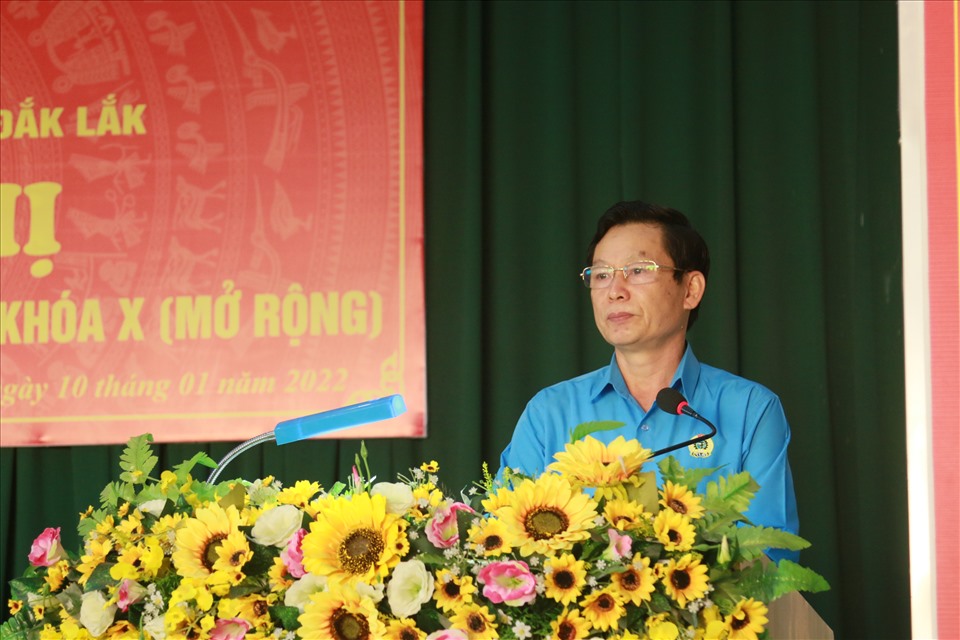Ông Nguyễn Công Bảo - Chủ tịch LĐLĐ tỉnh Đắk Lắk phát biểu tại hội nghị. Ảnh: Bảo Trung