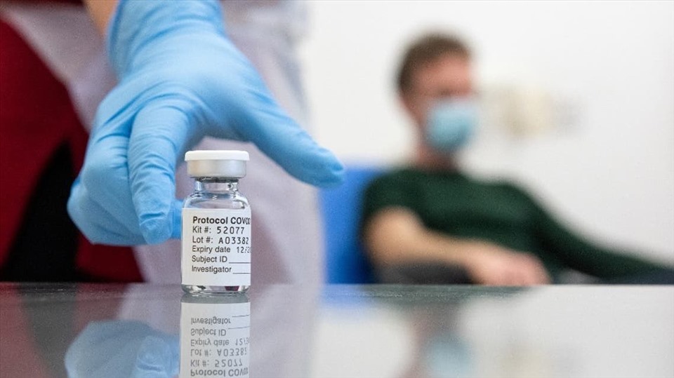 Vaccine ngừa Omicron có thể sẽ sẵn sàng vào tháng 3.2022. Ảnh: AFP