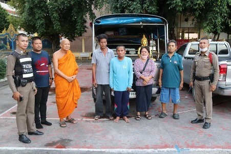 Nhà sư “biến chất” ở Thái Lan: Sư giả không biết tụng kinh