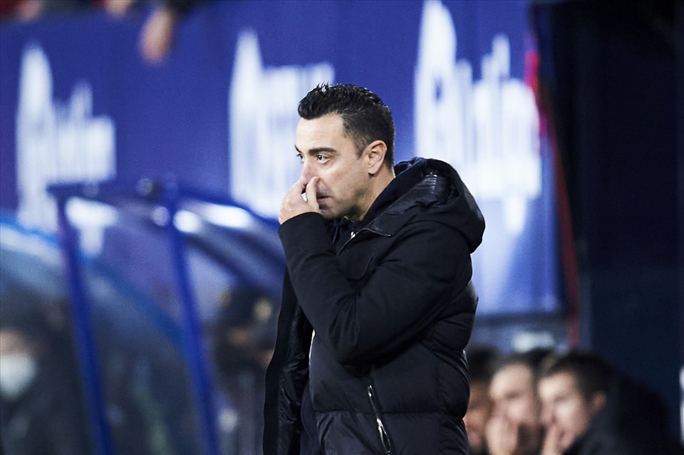 Thời còn đá bóng, Xavi rất ít khi thất thế trước Real. Ảnh: AFP