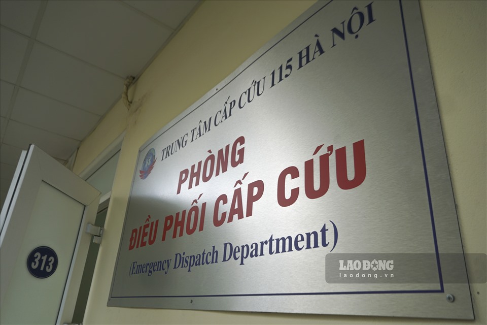 Thời gian này, tại Phòng Điều phối cấp cứu (Trung tâm 115 Hà Nội, đường Phan Chu Trinh, quận Hoàn Kiếm) luôn trong không khí khẩn trương, làm việc hết công suất.