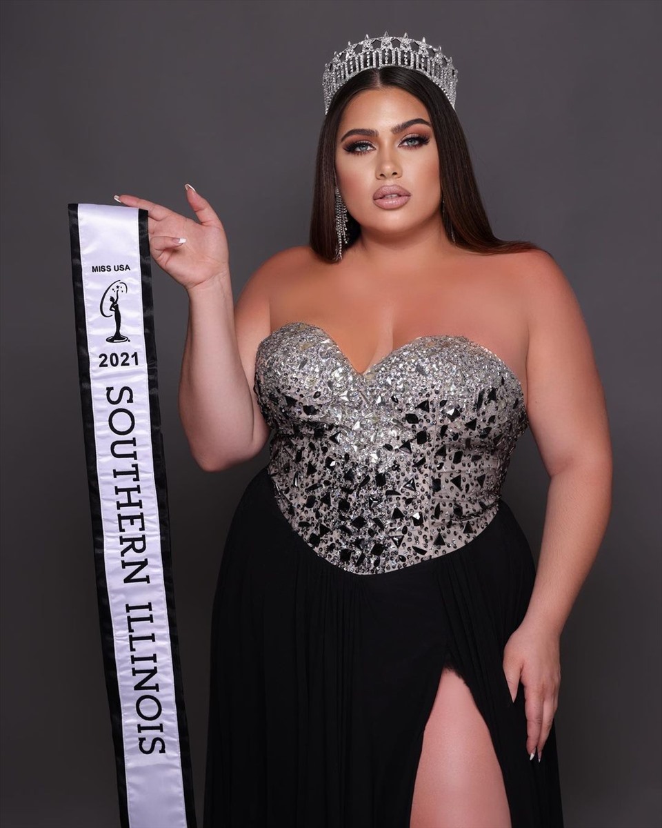 Vẻ đẹp sắc sảo của Emma Loney - Á hậu 4 Miss Earth USA 2022. Ảnh: Instagram