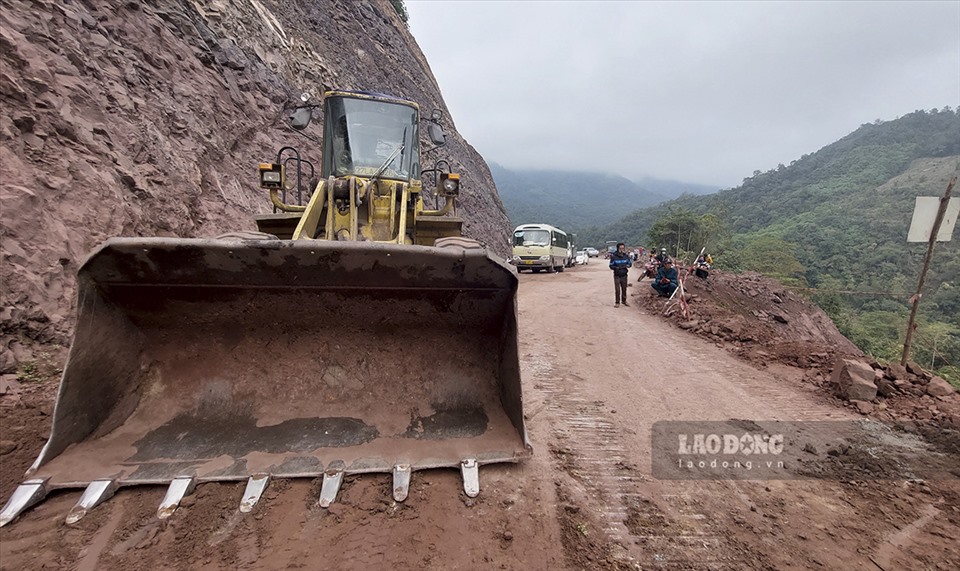 Đại diện Công ty cổ phần đầu tư xây dựng và quản lý đường bộ 2 Điện Biên