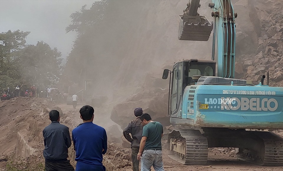 Như Lao Động đã phản ánh, một sự cố giao thông nghiêm trọng đã xảy ra trong đêm 12 rạng sáng 13.1.2022 tại Km 49 +800, Quốc lộ 4H thuộc địa phận xã Phìn Hồ, huyện Nậm Pồ, tỉnh Điện Biên.