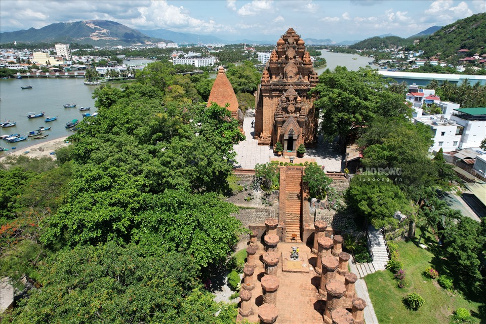 Tháp Bà Ponagar Nha Trang – điểm du lịch văn hóa độc đáo. Ảnh Minh Ngọc