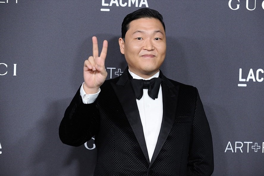 Psy từng nhập ngũ đến 2 lần. Ảnh: Xinhua