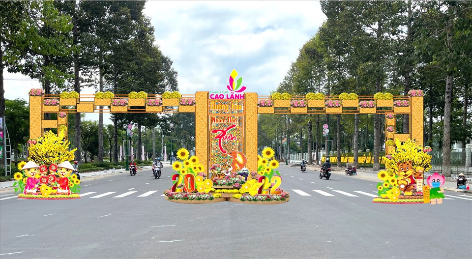 Cổng vào Đường Hoa xuân tại TP. Cao Lãnh, trung tâm tỉnh Đồng Tháp. Ảnh: BTC