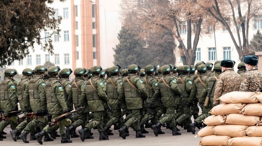 Các binh sĩ của Tổ chức Hiệp ước An ninh Tập thể (CSTO) dự lễ kết thúc sứ mệnh ở Almaty, Kazakhstan, ngày 13.1.2022. Ảnh: AFP
