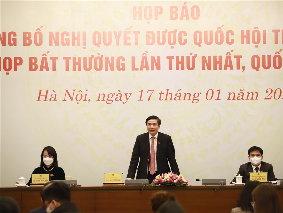 Toàn cảnh buổi họp báo.