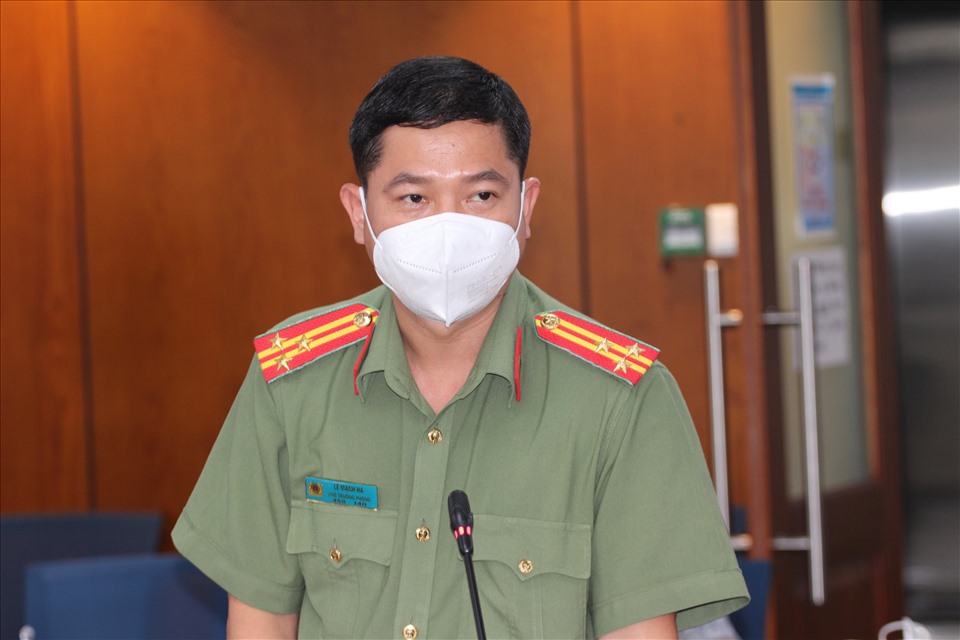 Thượng tá Lê Mạnh Hà – Phó Trưởng phòng Tham mưu, Công an TPHCM thông tin về tình hình tín dụng đen và các phương án xử lý. Ảnh: Huyên Nguyễn