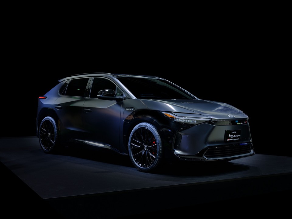 Mẫu xe bZ4X GR Sport Concept mới ra mắt. Ảnh: Toyota.