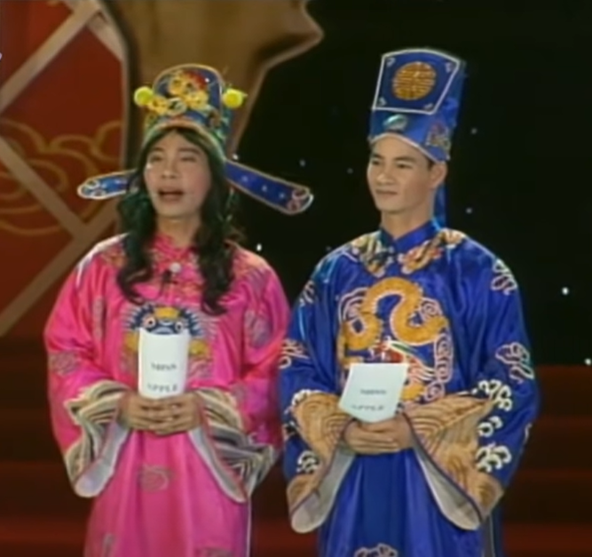 Năm 2009, “Cô Đầu” bắt đầu diện trang phục với sắc hồng nữ tính, Nam Tào được lựa chọn bộ trang phục xanh (trở thành màu được sử dụng thường xuyên đến nay).