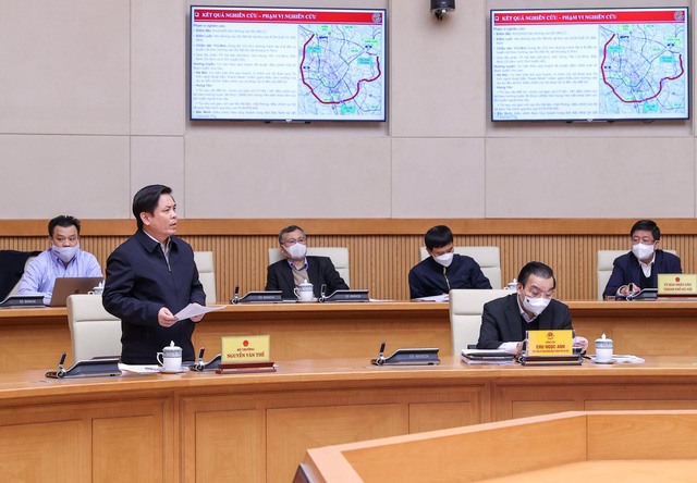 Bộ trưởng Bộ GTVT Nguyễn Văn Thể báo cáo tại cuộc họp. Ảnh: Nhật Bắc