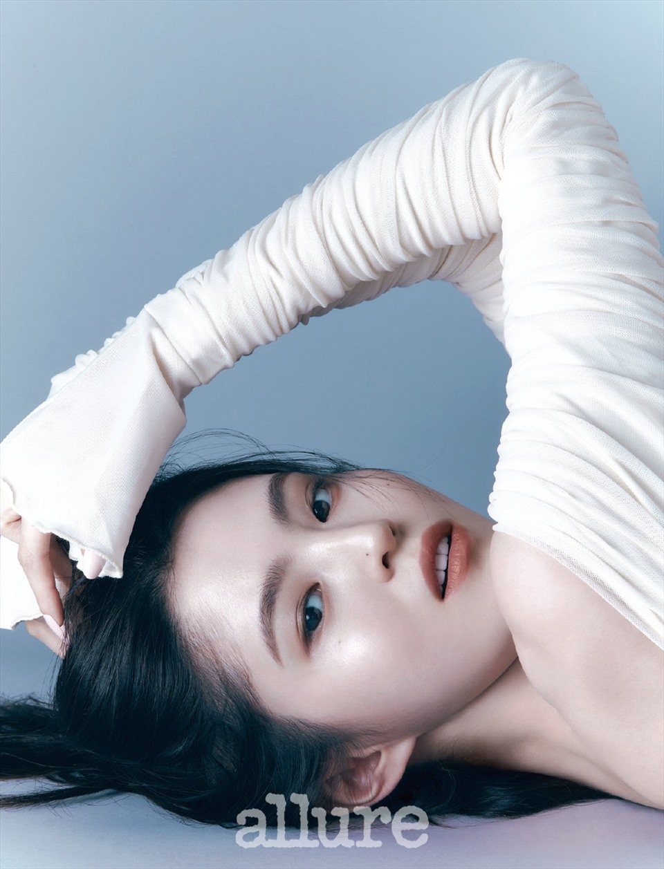 Cận cảnh nét quyến rũ của nữ diễn viên Han So Hee. Ảnh: Allure Korea