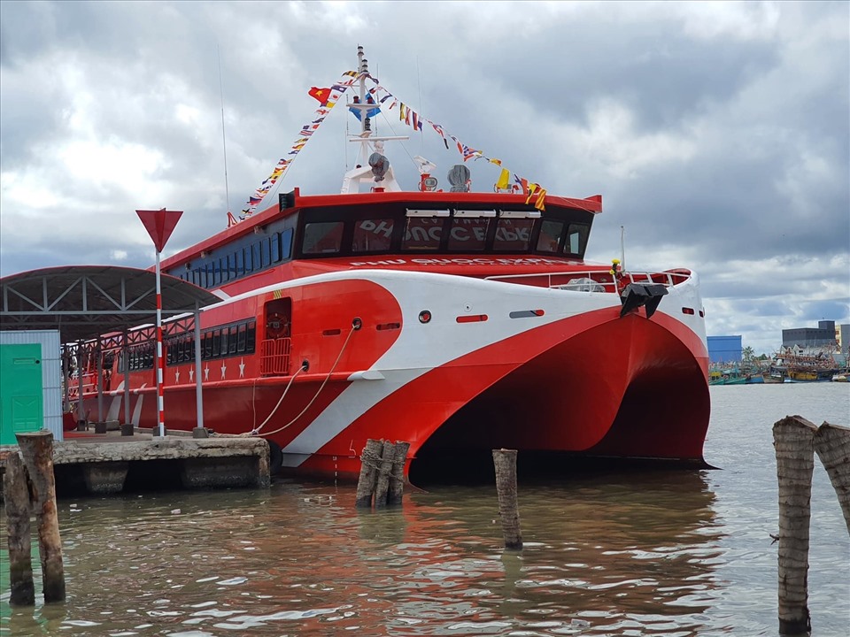 Tàu du lịch nối Cà Mau đi Nam Du - Phú Quốc, tỉnh Kiên Giang sẽ sớm nối lại hoạt động. Ảnh: Nhật Hồ