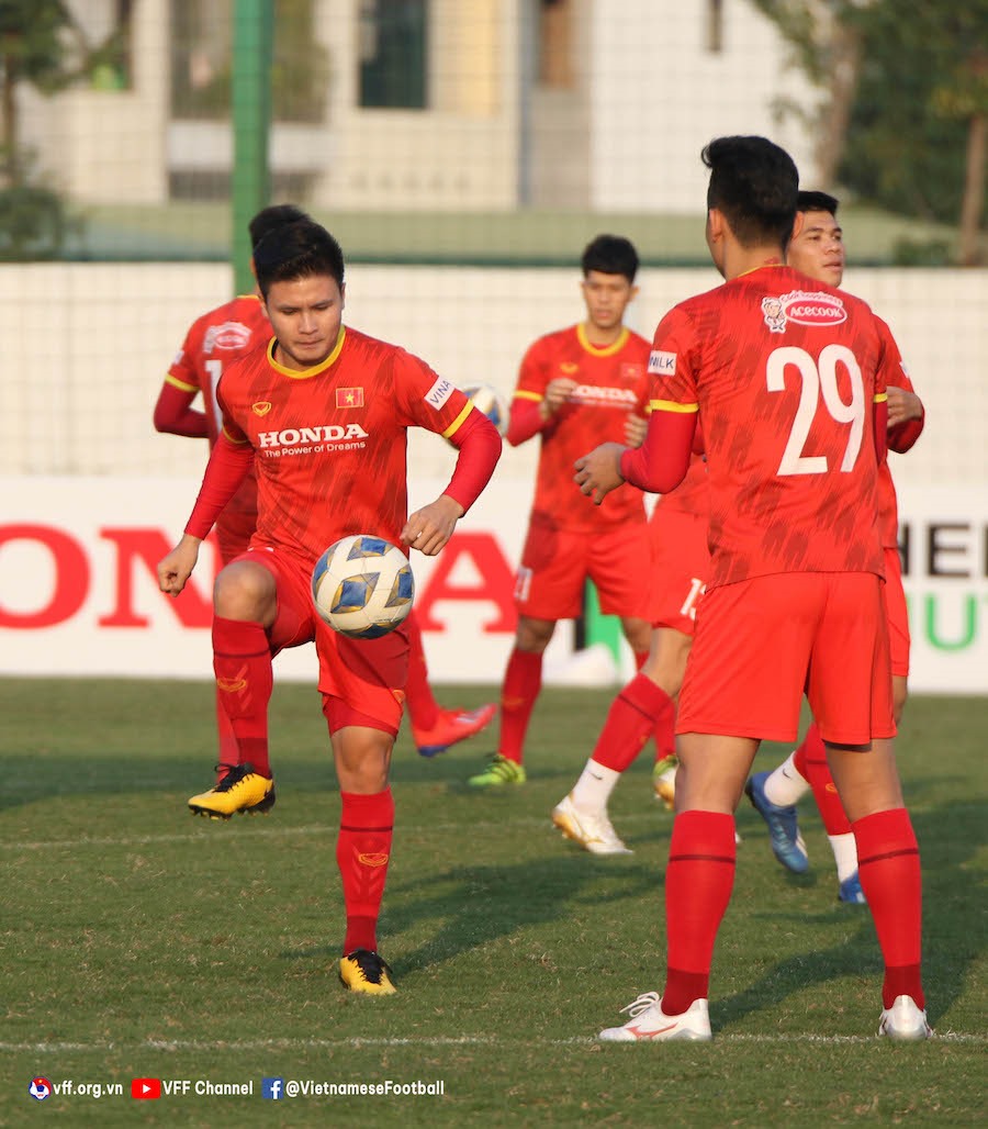 Huấn luyện viên Park Hang-seo sẽ chốt danh sách 23 cầu thủ tuyển Việt Nam sau trận đấu tập nội bộ vào ngày 20.1. Ảnh: VFF