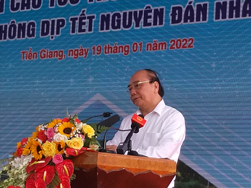Chủ tịch nước Nguyễn Xuân Phúc phát biểu tại lễ thông xe. Ảnh: K.Q